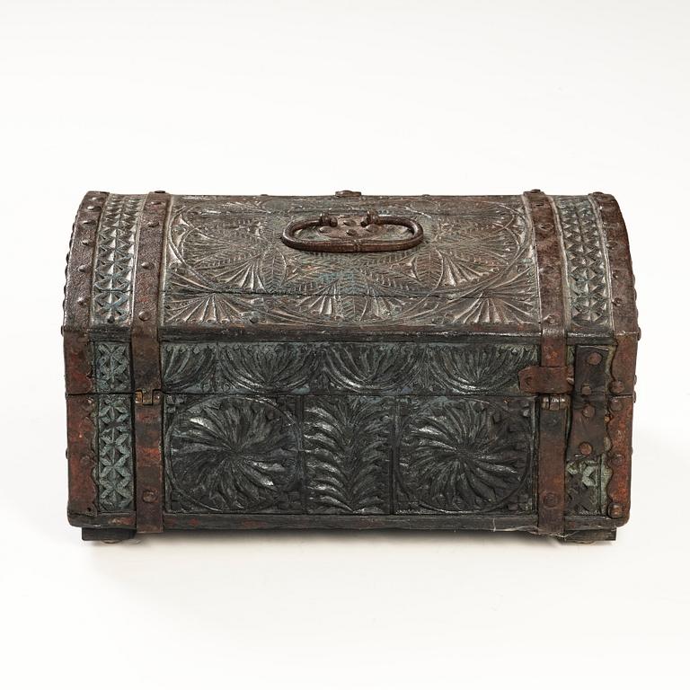 A Swedish carved baroque chest, 17th / early 18th century.