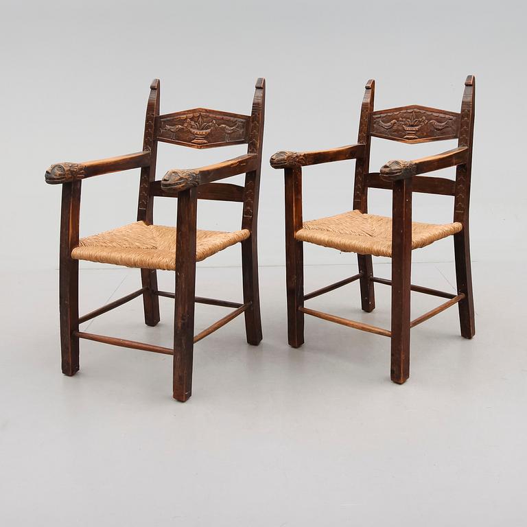 KARMSTOLAR, 1 par, renässansstil, 1900-talets första hälft.