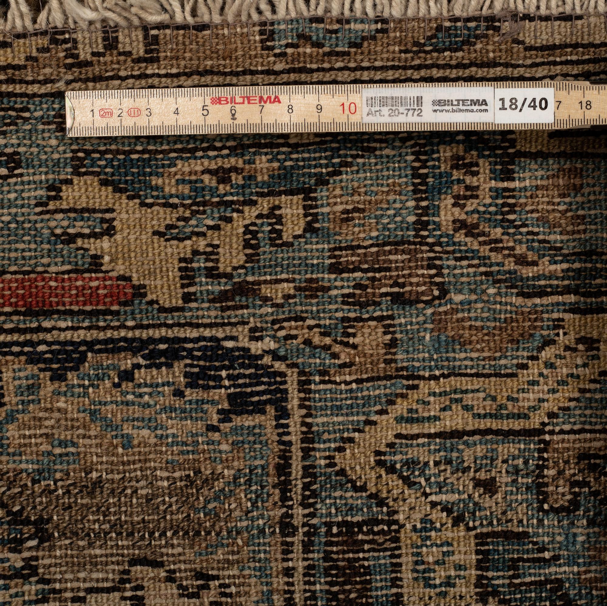 MATTO, an antique/a semi-antique Northwestern Persian, ca 158-159 x 124-126,5 cm.