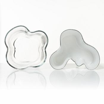 Alvar Aalto, vaser, 3 st och skål "Savoy", glas, samt fat och ljuslykta, Iittala.