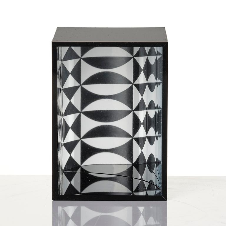 Julio Le Parc, "Image virtuel par déplacement du spectateur".