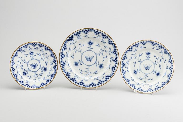 SERVISDELAR, 131+4 st, porslin, "Summerfugl", Bing & Gröndahl, 1900-talets andra hälft.