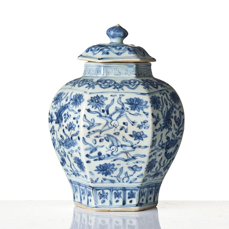 A blue and white faceted 'lotus and birds' jar with cover, Ming dynasty (1368-1644).