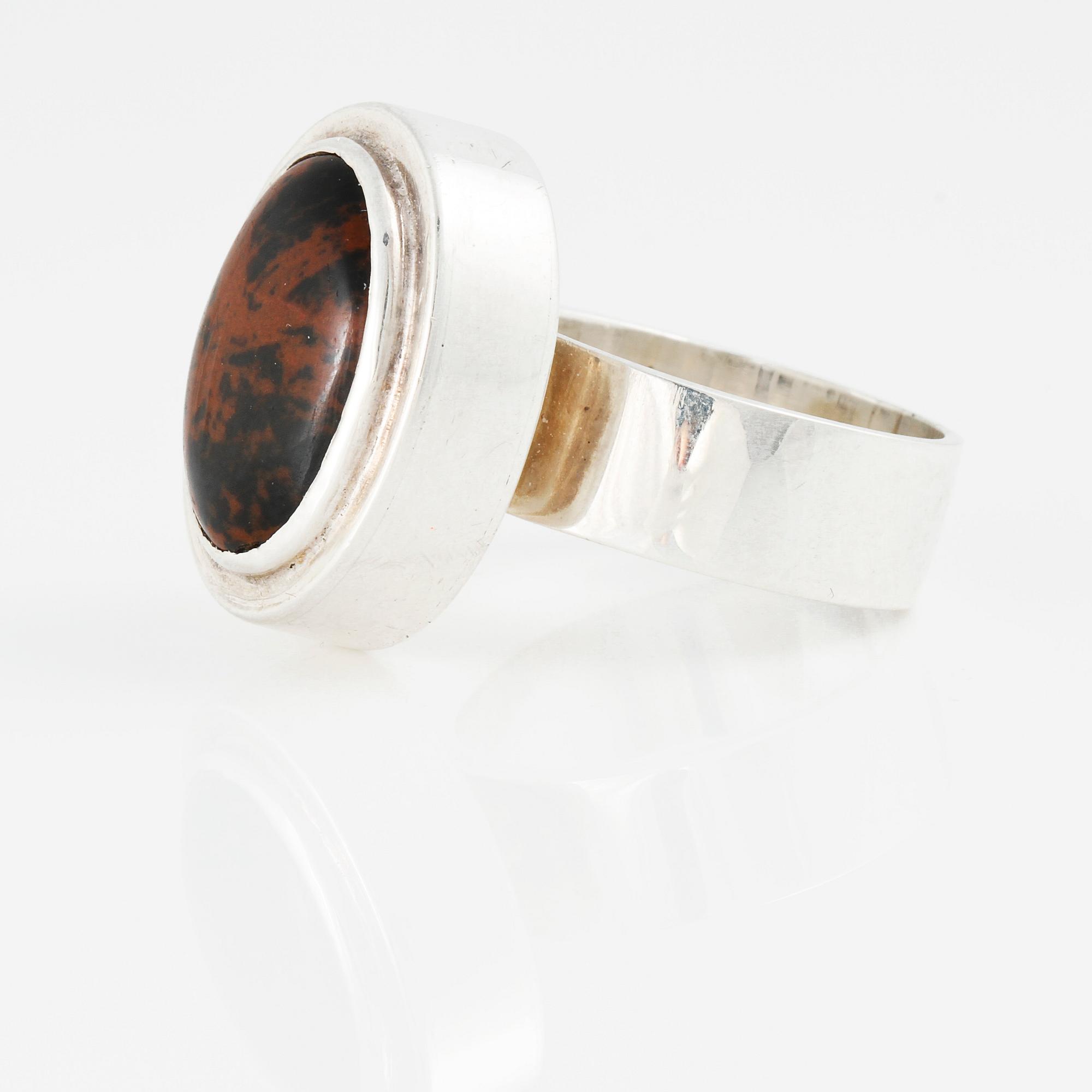RING, med cabochonslipad jaspis, Sigurd Persson, Stockholm, 1963.