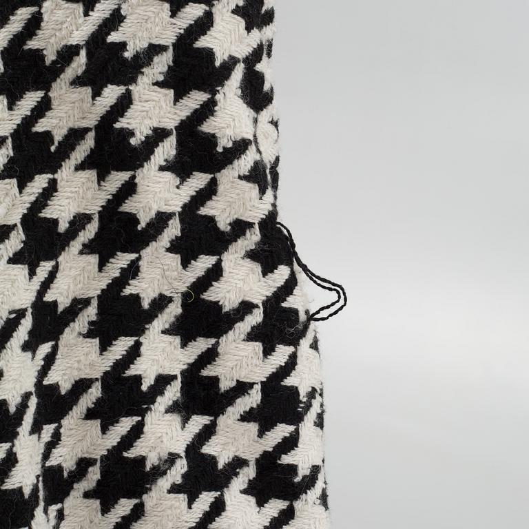 DOLCE & GABBANA, kappa, italiensk storlek 42.