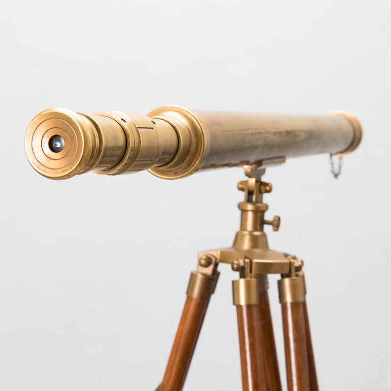 A spotting scope with stand from the latter half of the 20th century.