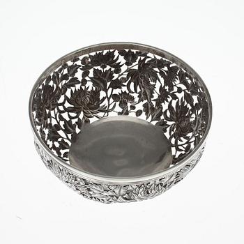 SKÅL, silver, Kina 1900-talets första hälft. Vikt 402 g.