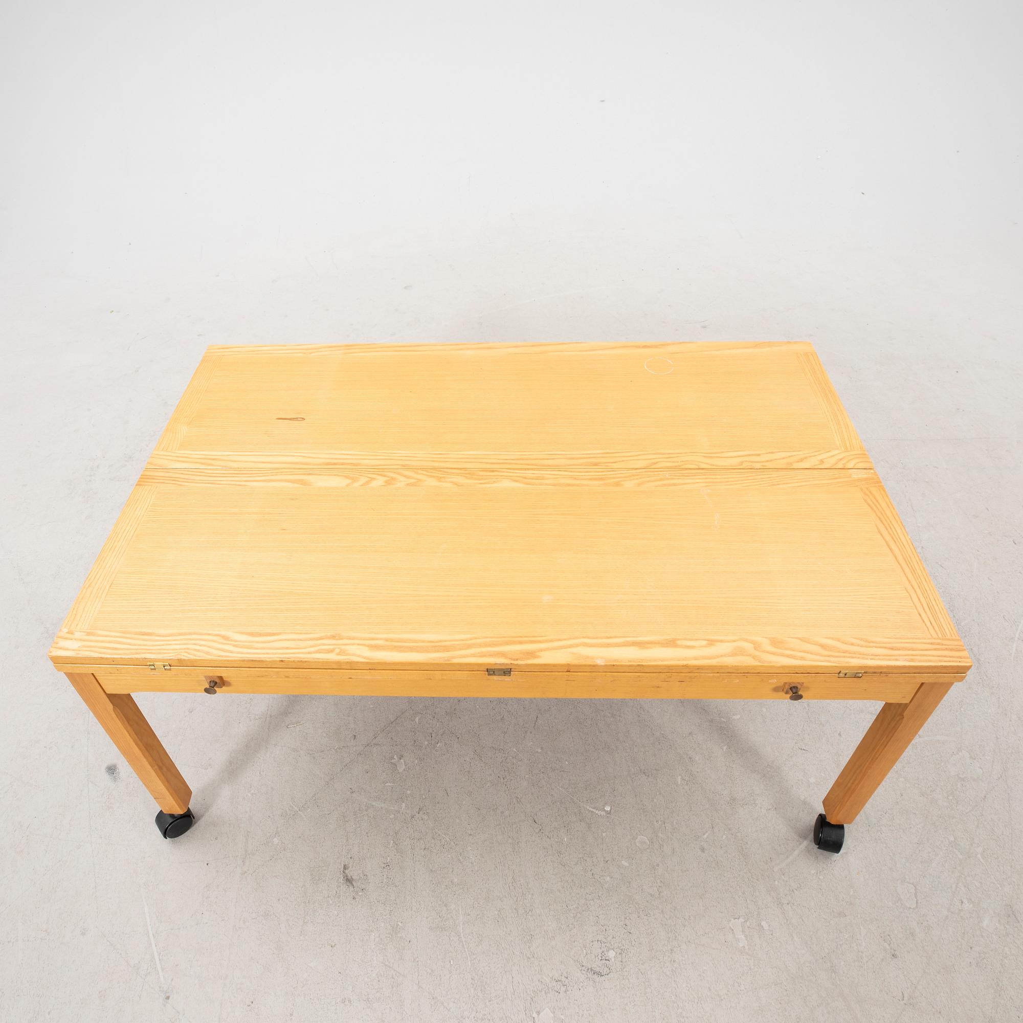 Børge Mogensen, an oak coffee table, model 5362, Fredericia Stolefabrik.