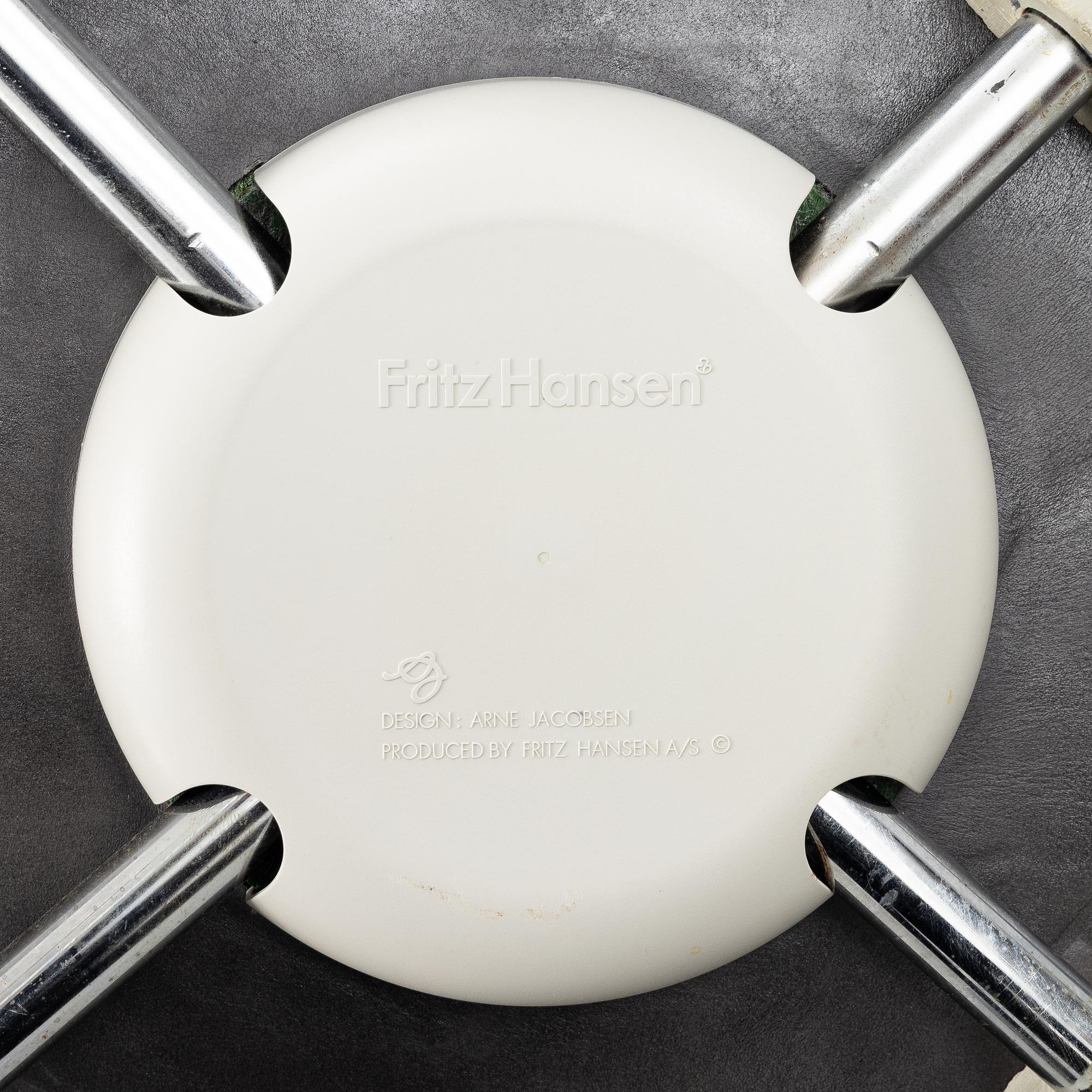 Arne Jacobsen, Stolar, 4 st, "Sjuan", Fritz Hansen, Danmark.