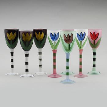 VINGLAS, 8 st, glas,"Tulipa", Ulrica Hydman Vallien, Kosta Boda, signerade.