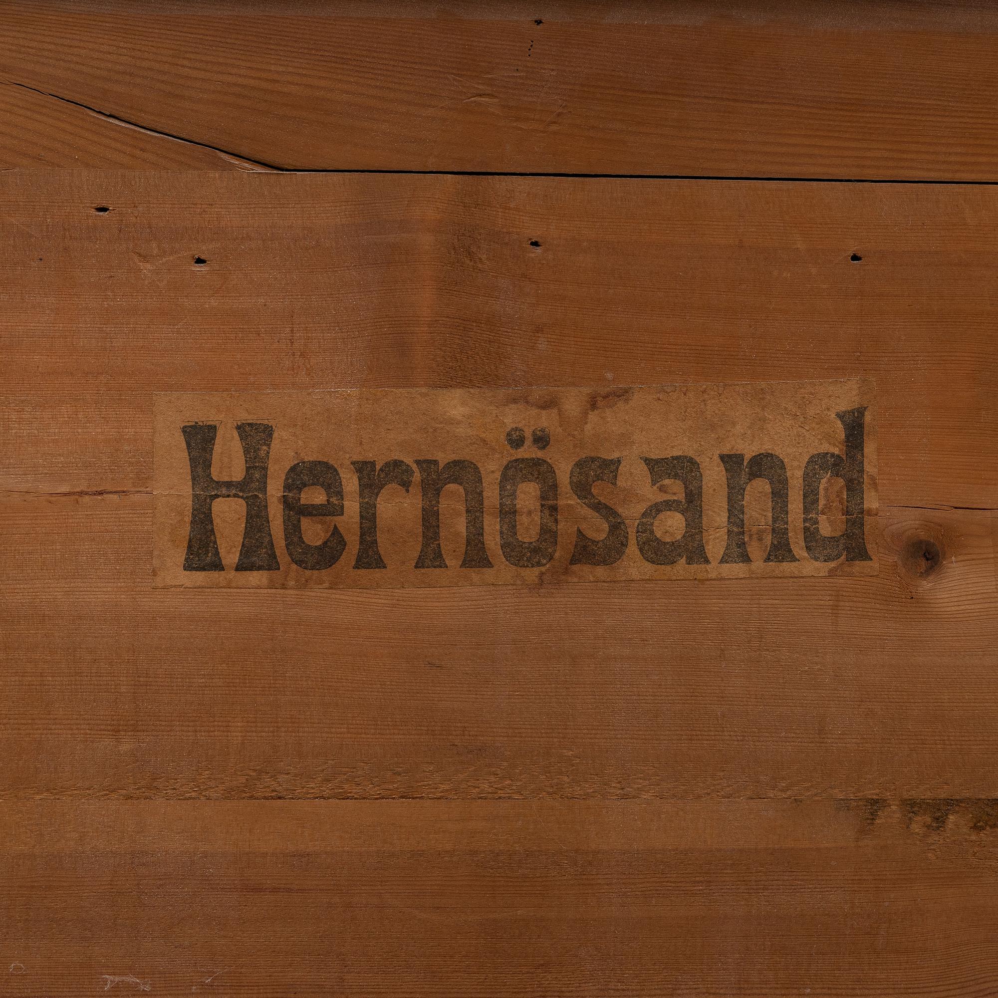 A late Gustavian chest of drawers, around 1800.