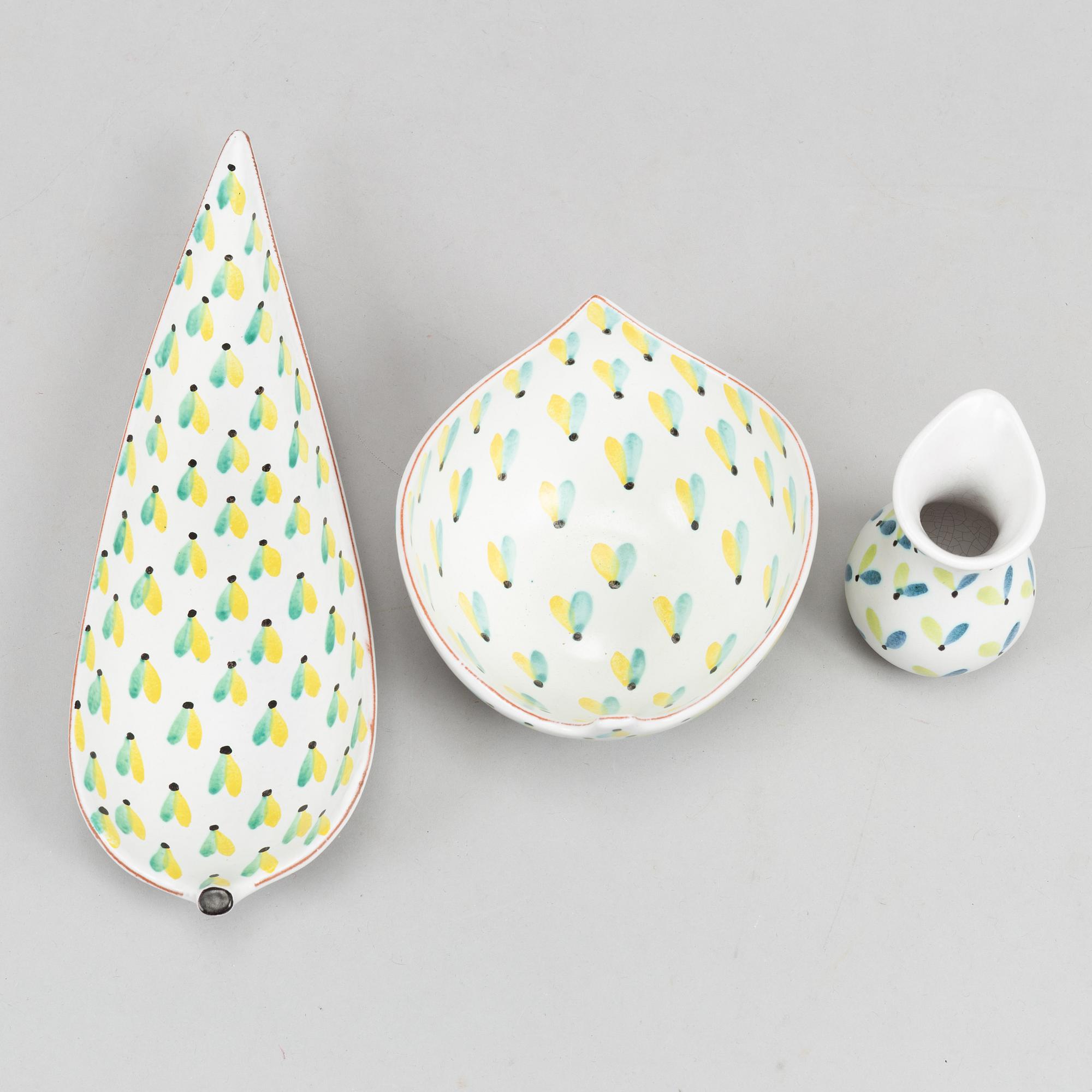 Stig Lindberg, an earthenware dish, bowl and jug, Gustavsberg studio.