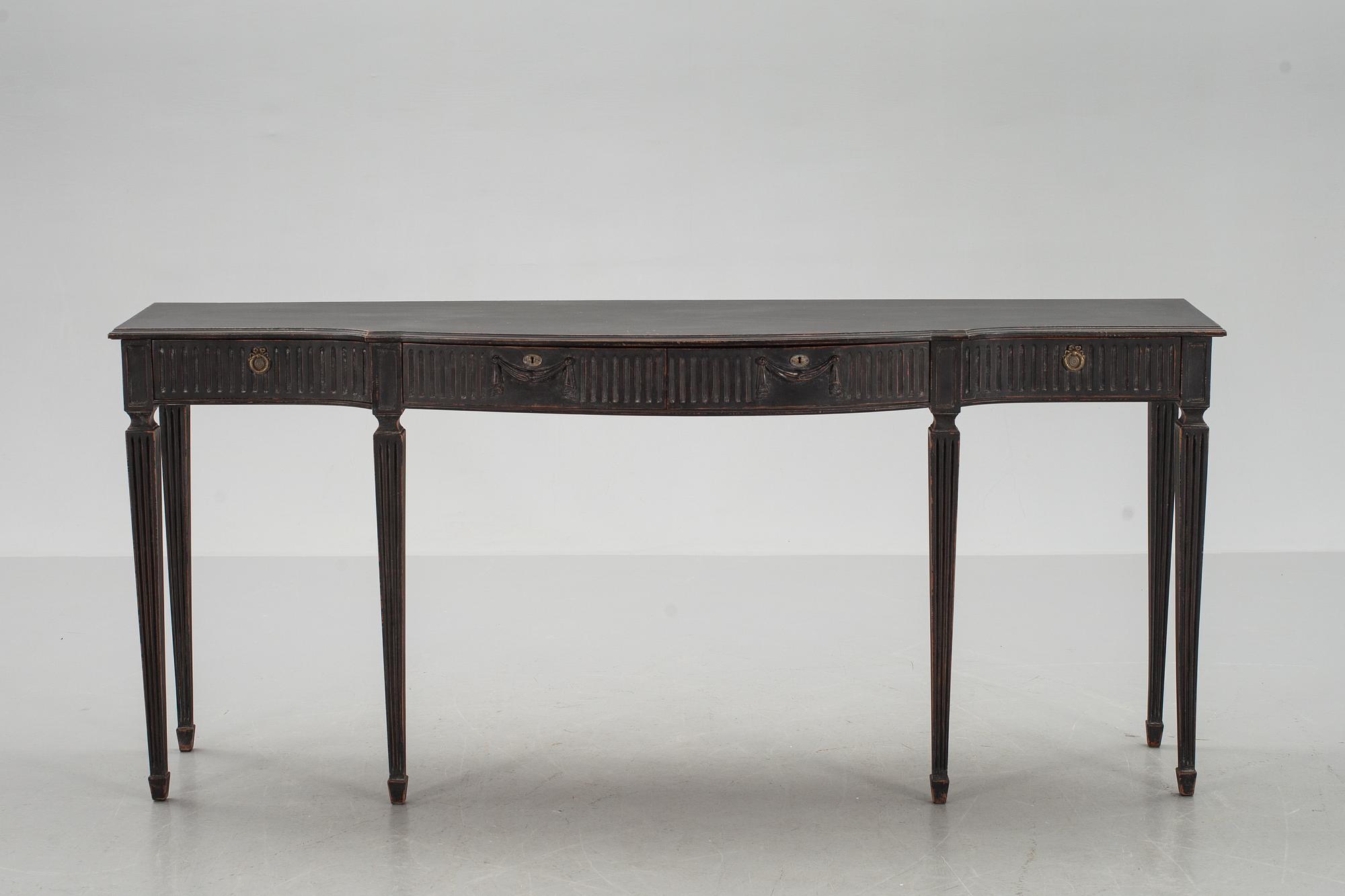 SIDEBOARD, Louis XVI-stil 1900-talets början.