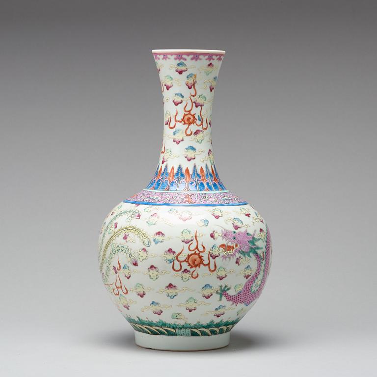 A famille rose vase, late Qing dynasty.