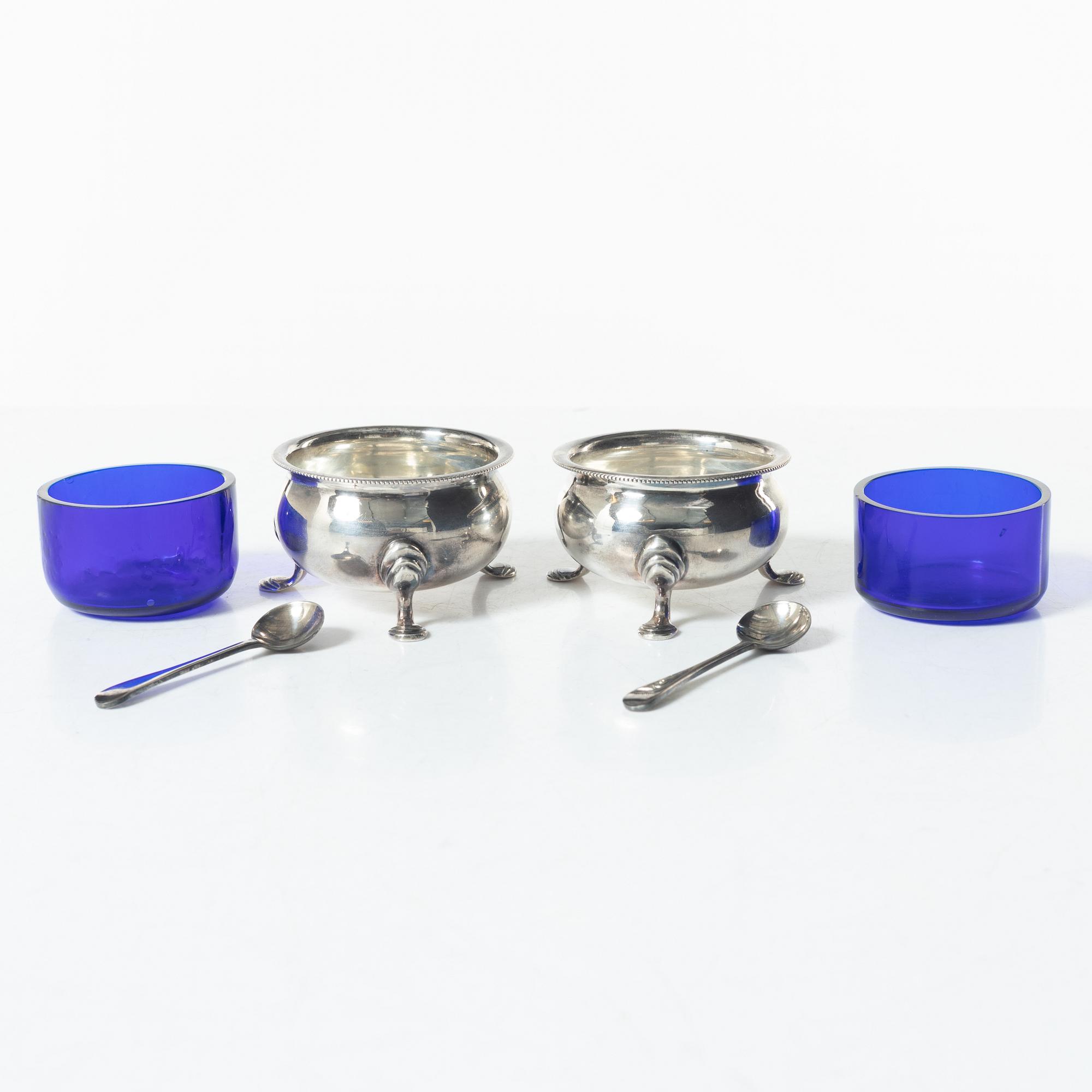 Colen Hewer Cheshire, saltkar, ett par, silver, Chester, England 1915.