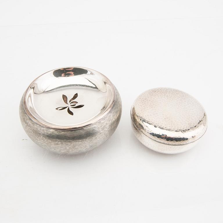 An early 20th century set of six different Japanese silver objects total weight 622 grams.
