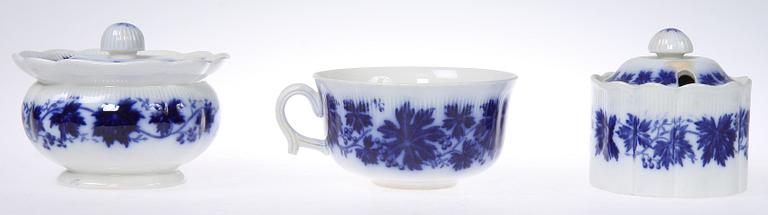 SERVISDELAR, 32 st, porslin, "Vinranka" (blå 1938-1969) , Arthur Percy, Gefle Porslinsfabrik.