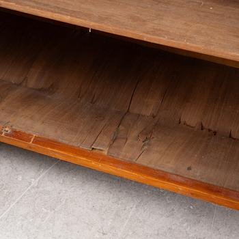 Vitrinskåp, 1800-talets mitt.