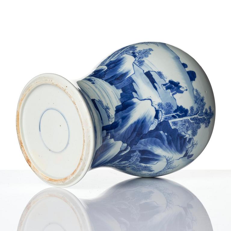 A blue and white vase, Qing dynasty, Kangxi (1662-1722).