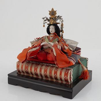 A pair of Japanese 'Hina' dolls, Showa, 20th century.