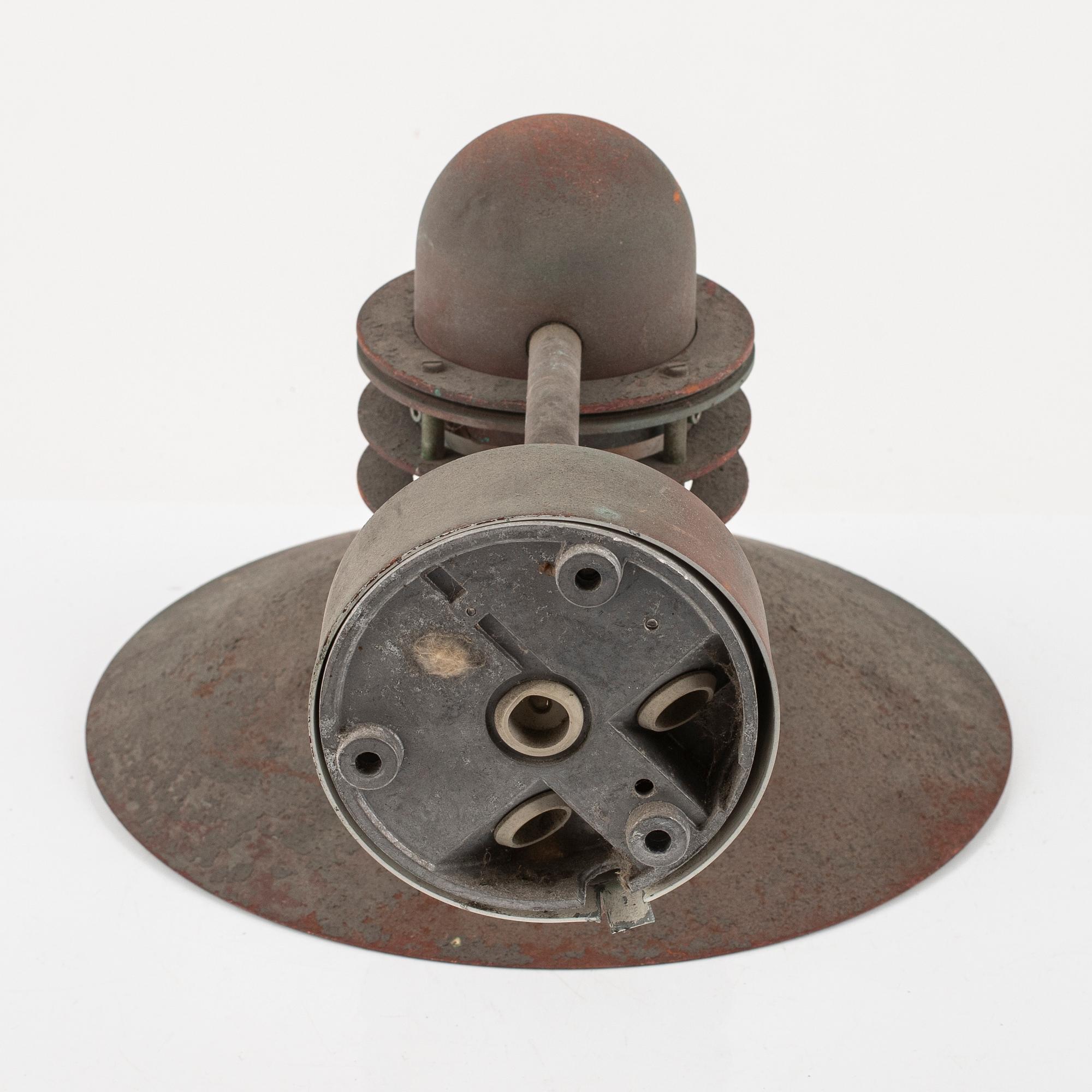 Alfred Homann & Ole V. Kjær, för utomhusbruk, "Nyhavn", Louis Poulsen, 1900-talets andra hälft.