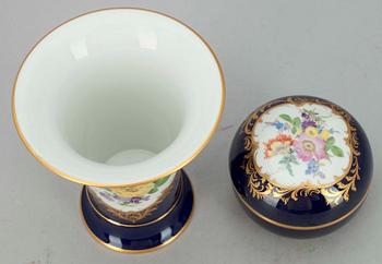 VAS samt DOSA, porslin Meissen 1900-tal.