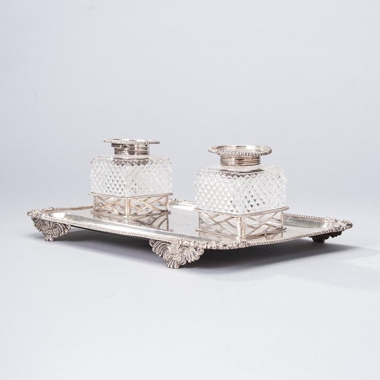 BLÄCKSTÄLL, sterling silver och glas, Walter & John II Barnard, London 1888-89.