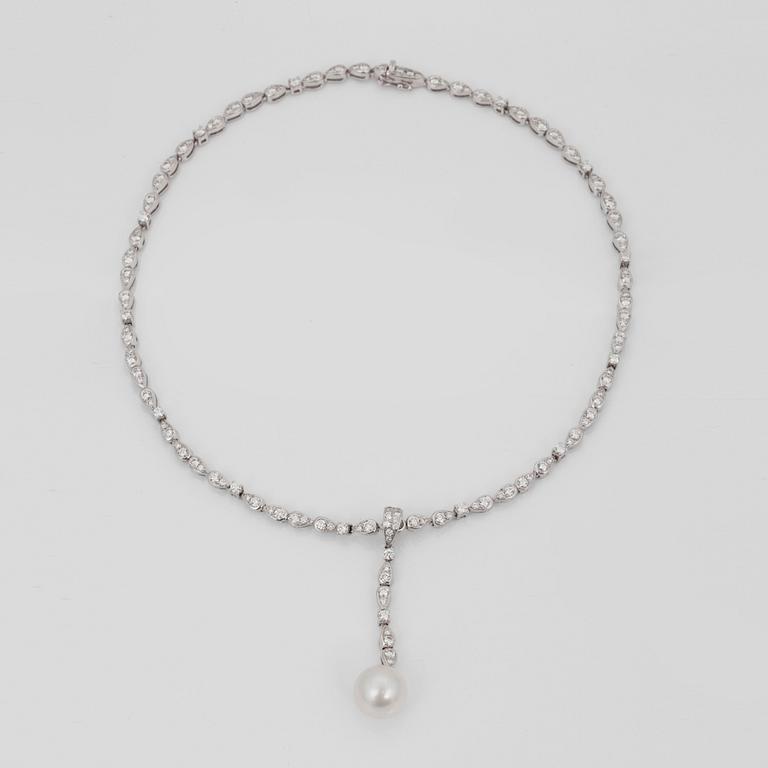 A Boucheron diamond, 5.89 cts in total, and cultured South Sea pearl, Ø 12.4 mm, necklace.