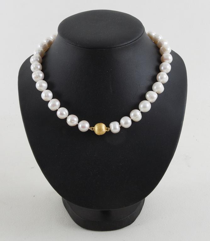 COLLIER, sötvattenpärlor.
