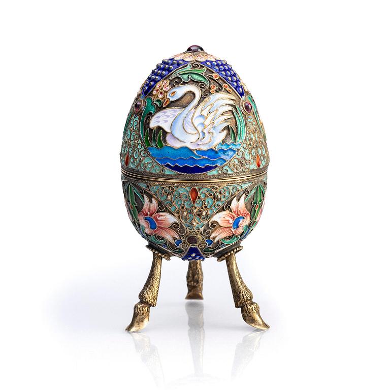 Gustav Klingert, ägg, förgyllt silver och emalj, Moskva 1908-1917.