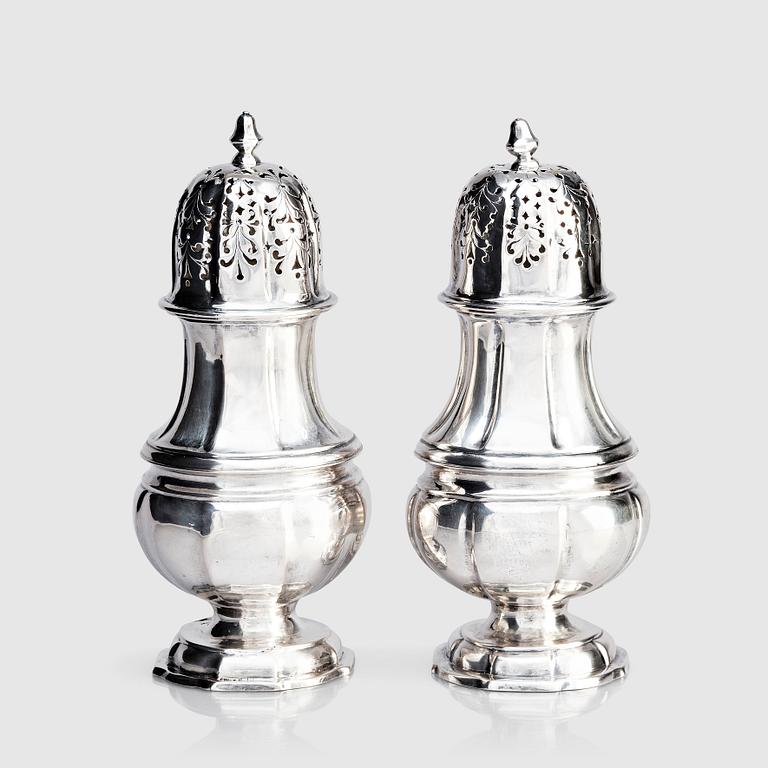 Conrad Gadd och Johan Bergengren, sockerruskor, ett par, silver, Kristianstad 1744 och 1754.