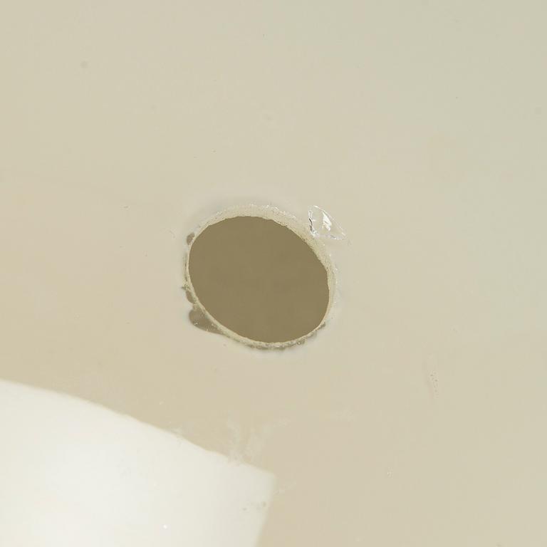 A pair of mid-20th century 'EA 72 ceiling lights for Itsu.