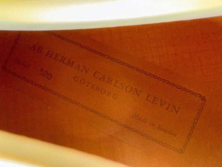Levin, akustisk gitarr, "modell 320", Sverige 1957.