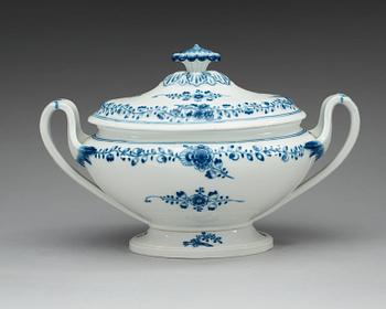 TERRIN med LOCK, porslin. Meissen, omkring 1800.