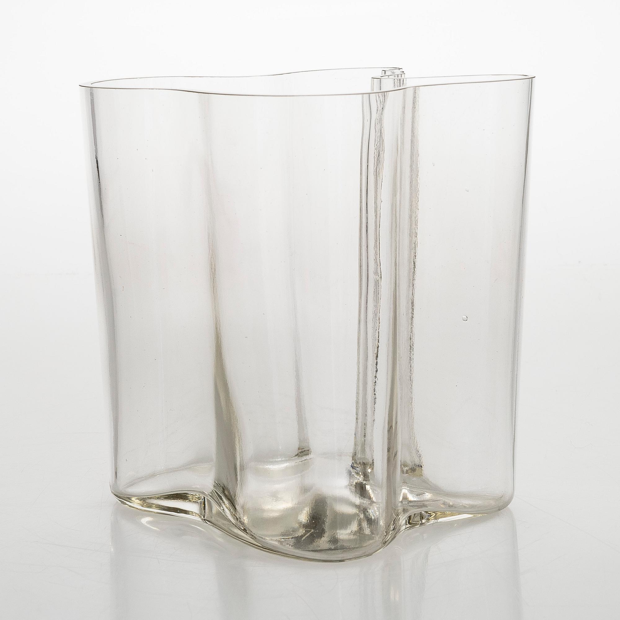 Alvar Aalto, maljakko, malli 3031, signeerattu Alvar Aalto - 3031 korkeus 20 cm.