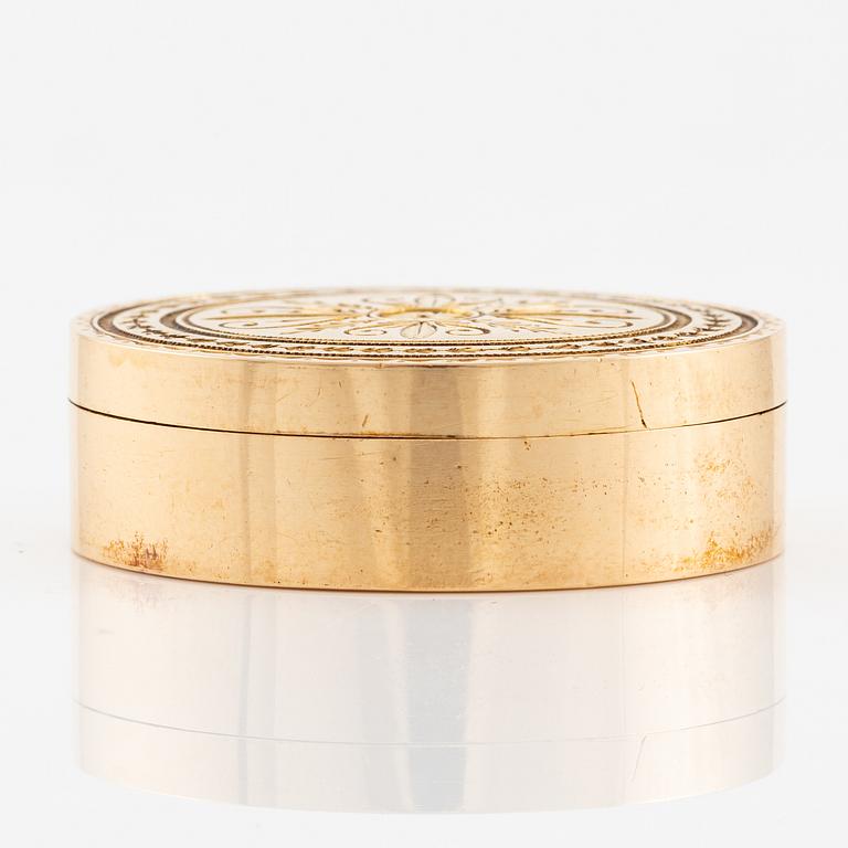 A Swedish 19th century 18K gold vinaigrette/scent box, mark of Isaac Malmborg, Stockholm 1814.