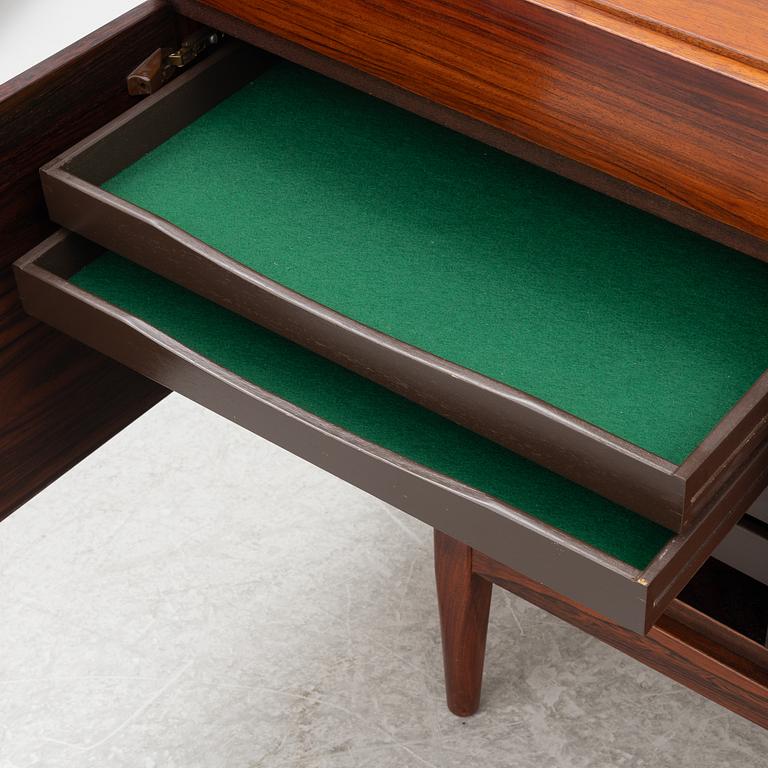 Ib Kofod-Larsen, sideboard, modell "FA-66", Faarup Møbelfabrik, Danmark, 1950/60-tal.