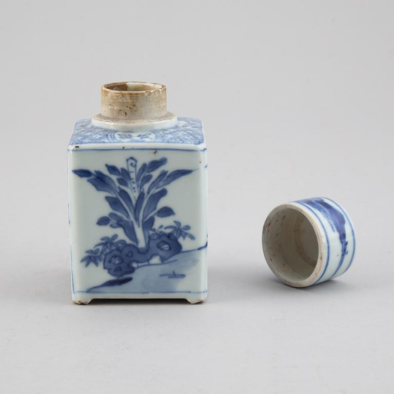 A group of three porcelain objects, Qing dynasty, 18th/19th century and Europe, 20th century.