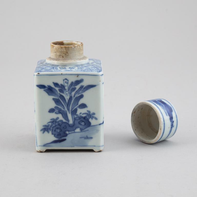 A group of three porcelain objects, Qing dynasty, 18th/19th century and Europe, 20th century.