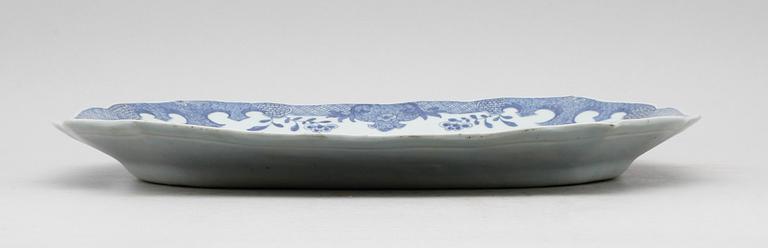 STEKFAT, porslin, Kina, Qianlong 1736-1795.