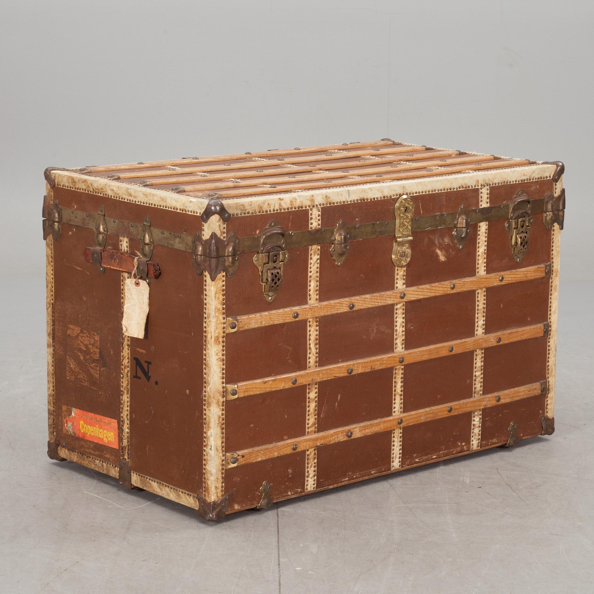 KOFFERT, 1900-talets första hälft.