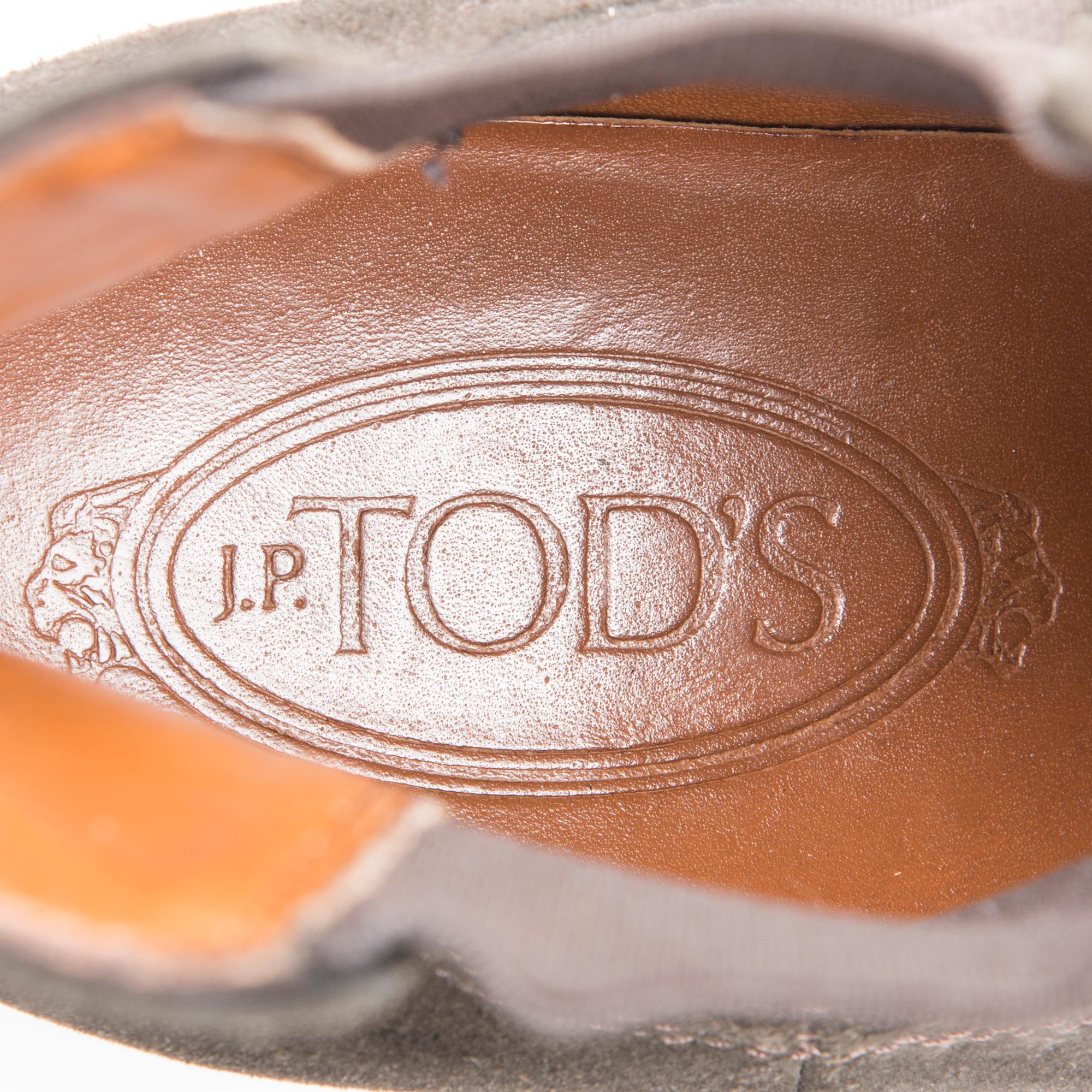 SKOR, Tod's.