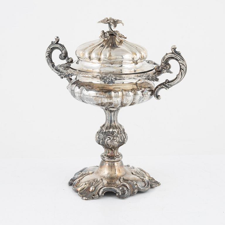 A Swedish silver sugarbowl, bearing the mark of Gustaf Möllenborg, Stockholm, 1857.