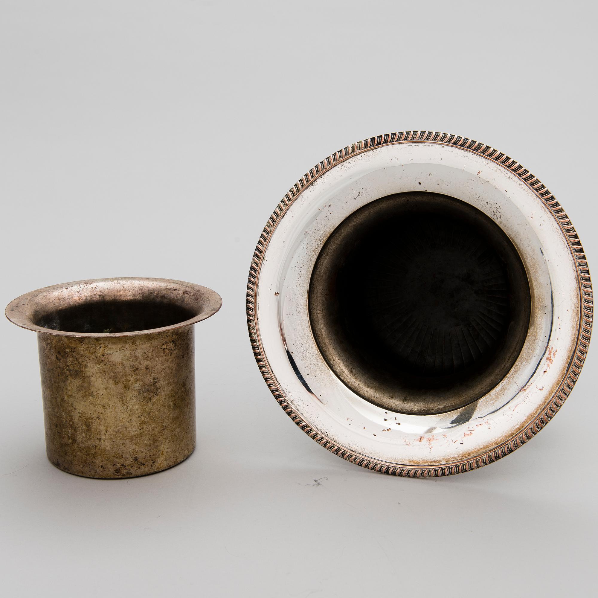 A CHAMPAGNE COOLER, silver on copper, England early 20th century.