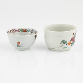 13 Chinese porcelain pieces, 19th/20th century.
