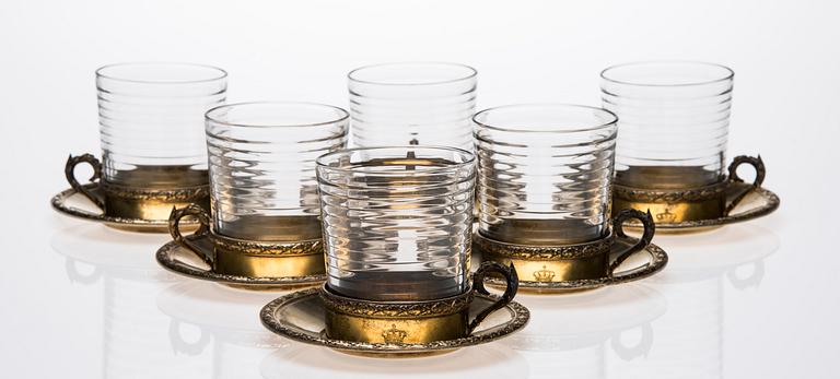 TEGLASHÅLLARE med FAT, förgyllt silver, Frankrike 1800-tal.
