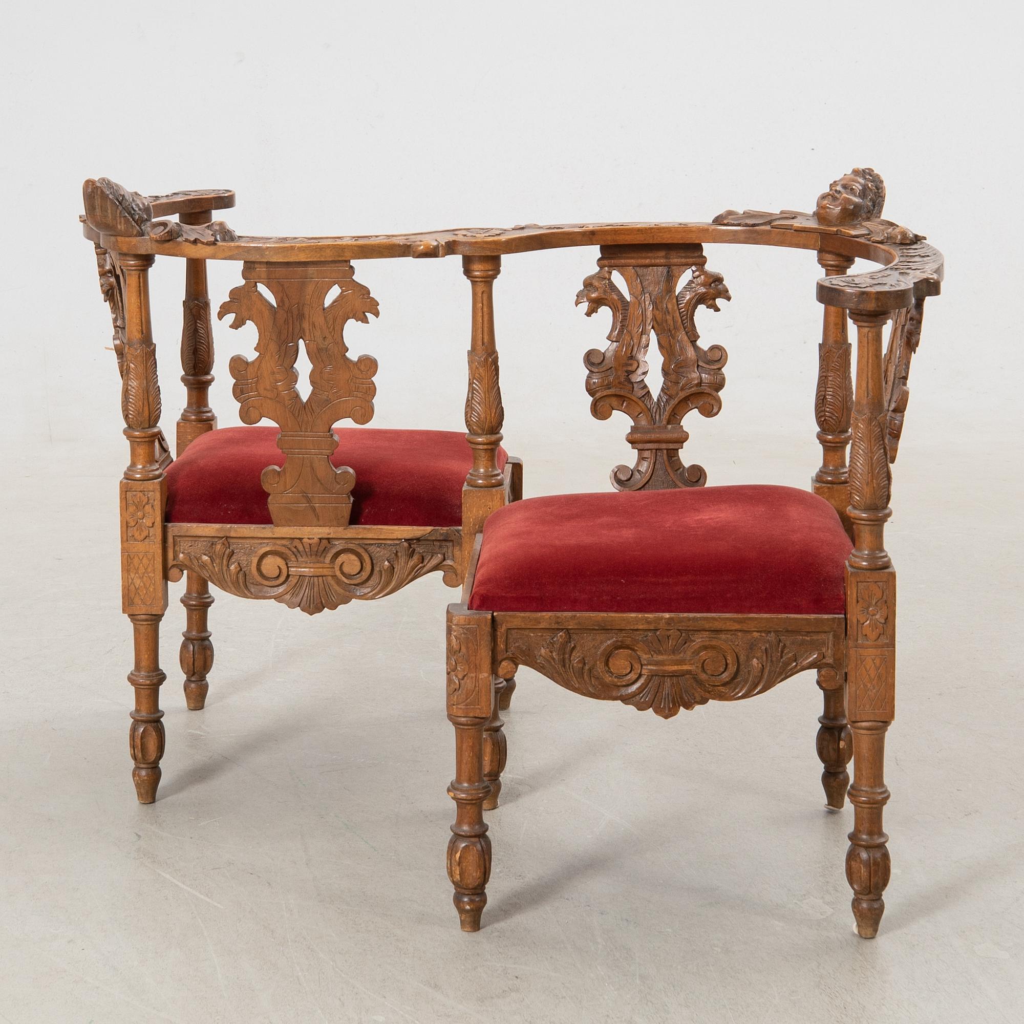 Fiancé sofa Neo-Renaissance late 19th century.