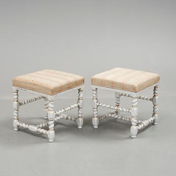 TABURETTER, ett par, barock, tidigt 1700-tal.