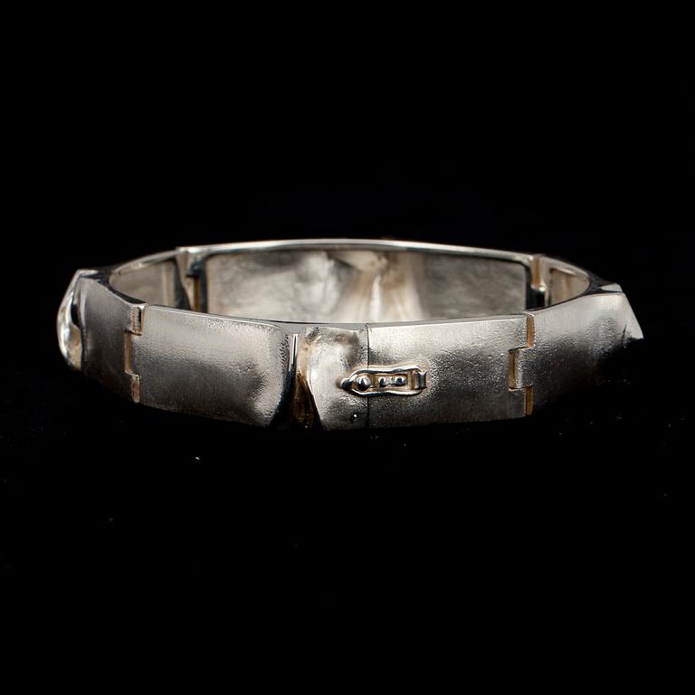 ARMBAND, sterling silver, "Ceres" Björn Weckström Lapponia 1974. Vikt 46 g.