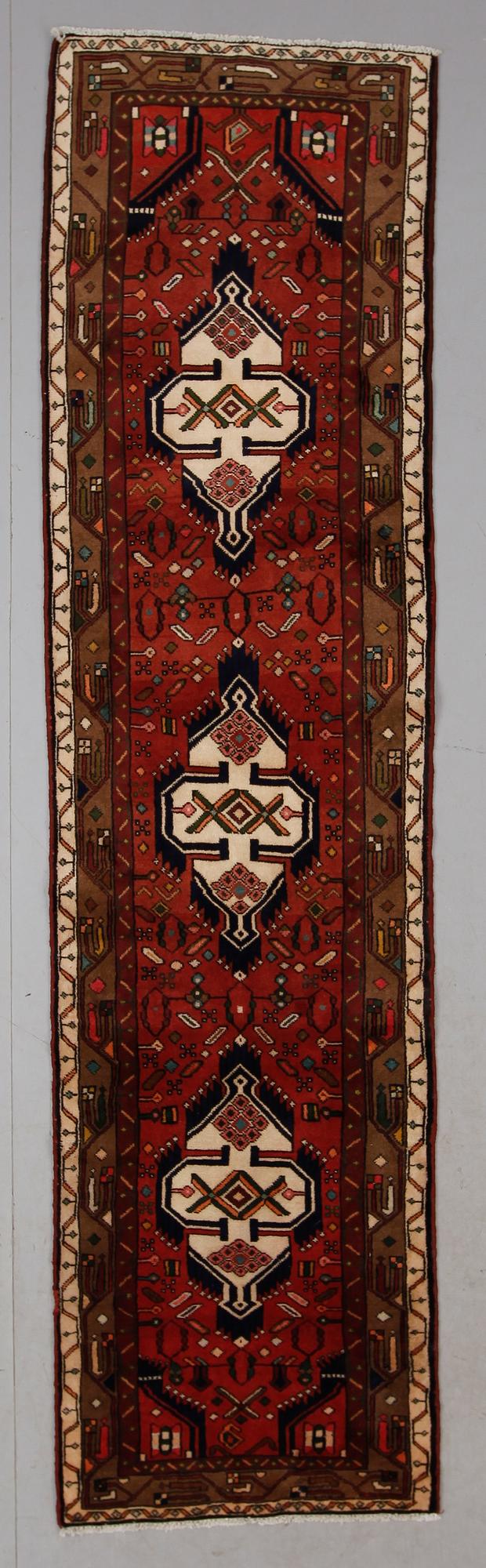 MATTA, Hamadan, ca 315 x 85 cm.